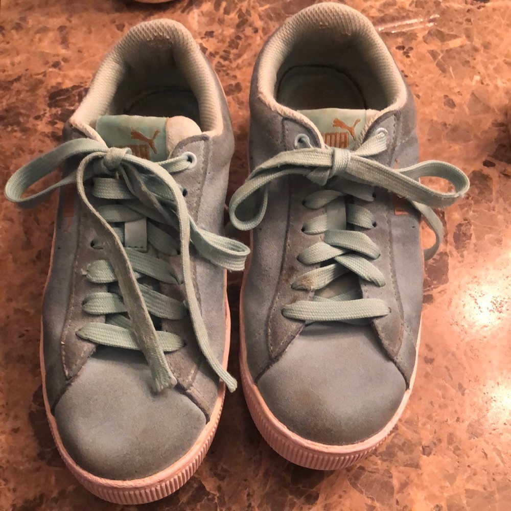 3/$15 Kids puma shoes size 3